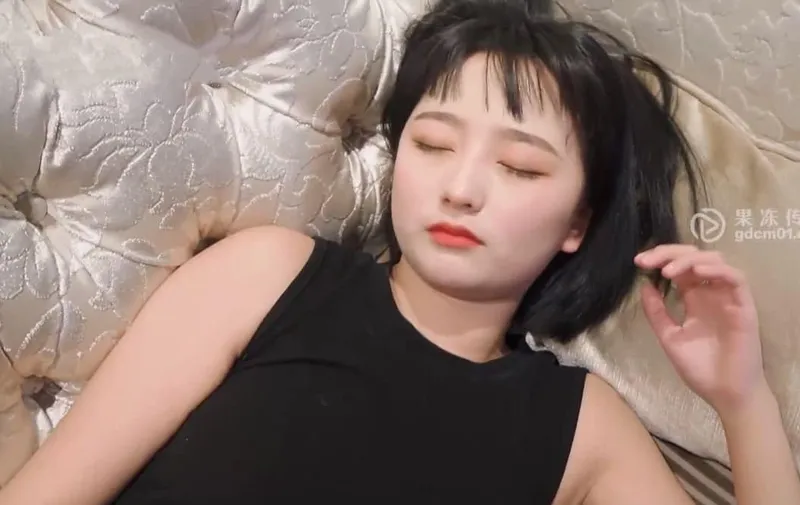 Nữ sinh Lan Anh lồn dâm đãng trắng